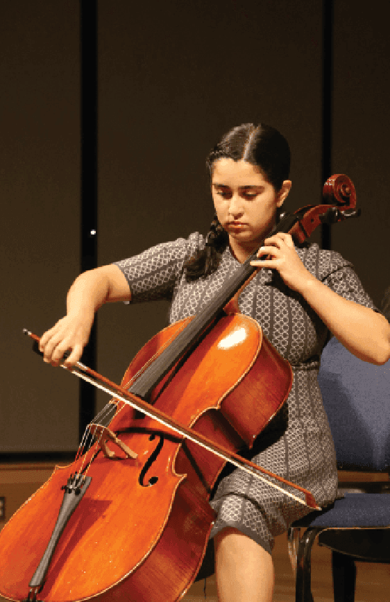 As the night fell on Oct. 24, 2025, beautiful melodies and rounds of applause rippled across campus from the Bowld. The community gathered in the recital hall to witness the spectacular music talents of Exeter student musicians. Out of dozens who auditioned, seventeen were selected to perform at the Fall Student Showcase Concert of 2025.
